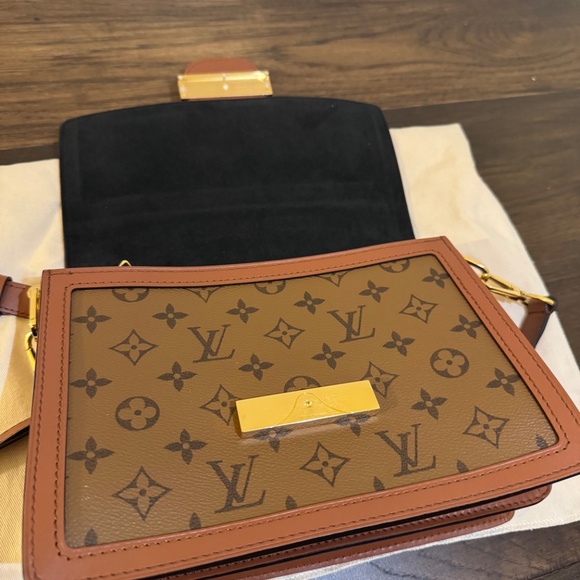 Louis Vuitton Reverse Monogram Dauphine MM shoulder bag - Picture 5 of 12